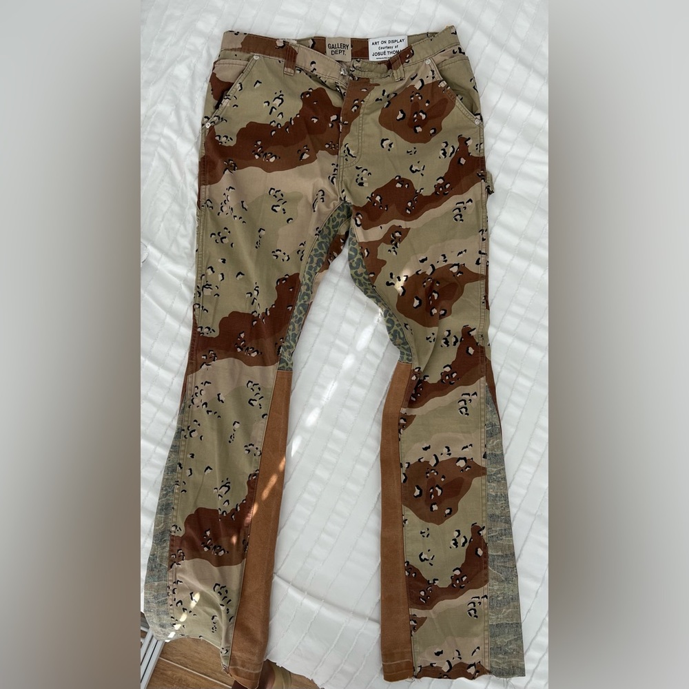 GALLERY DEPT.
Choc Chip La Flare trousers. Sz 34
